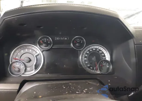 2017 Ram 2500 Laramie 4X4 6'4 Box z USA, uszkodzony, nr VIN 3C6UR5FL6HG694083